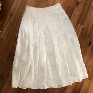 Alice and Olivia white skirt ✨